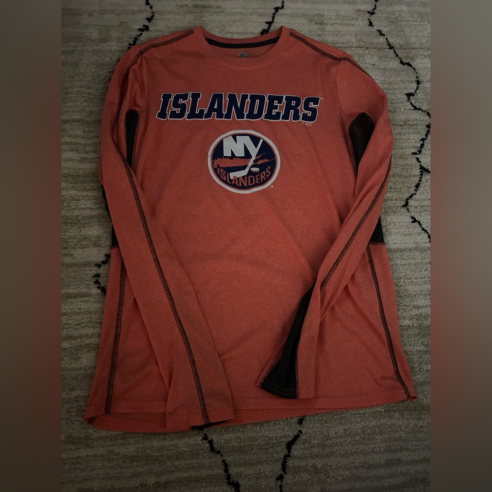 NY Islanders long sleeve shirt - size small